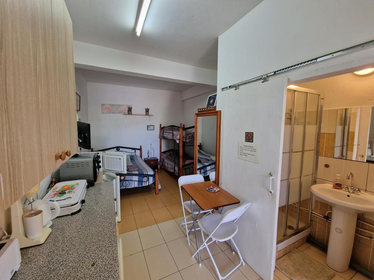 Nicosia Rooms Studios エクステリア 写真